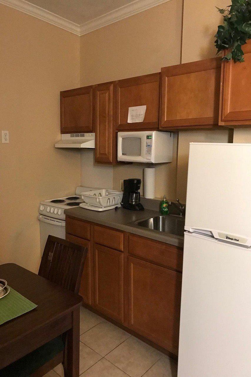 Athens Hotel & Suites Houston Bagian luar foto