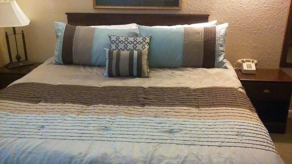 Athens Hotel & Suites Houston Bagian luar foto