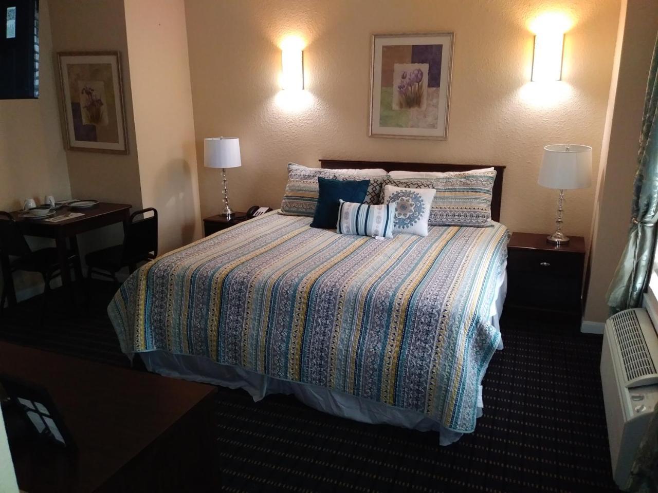Athens Hotel & Suites Houston Bagian luar foto
