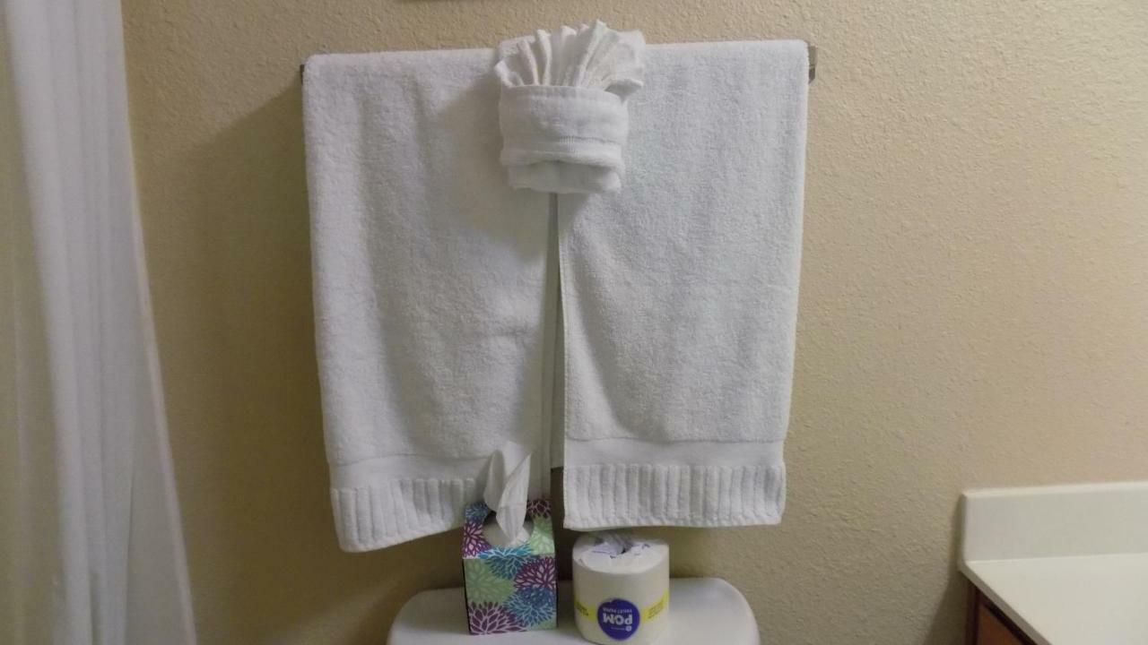Athens Hotel & Suites Houston Bagian luar foto